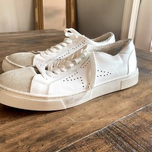 STEVEN by Steve Madden- white sneakers with stars, size 9